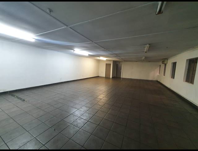 7,396M² WAREHOUSE TO LET IN ISANDO